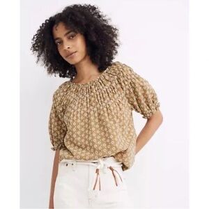Madewell embroidered smocked puff sleeve top in 100% cotton! Sold out @ stores